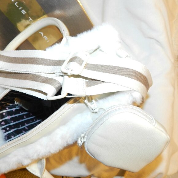 BETSEY JOHNSON LUV BETSEY FAUX FUR LBJODIE SATCHEL HANDBAG 🆕FAST😮💨⚡🚚 - Picture 10 of 16